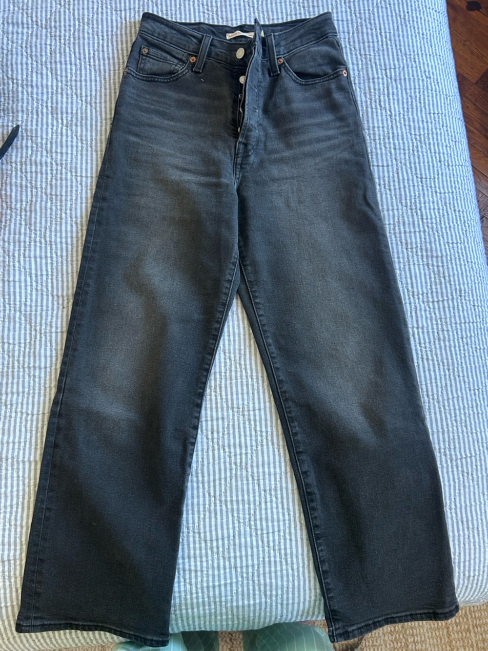 Levi's ribcage high rise straight ankle jeans in washed black size 26